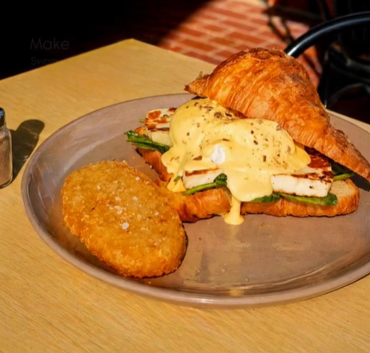 Eggs Benny on a croissant at The Lounge